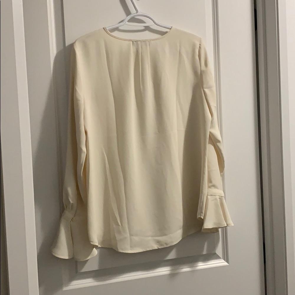 Bell cuff blouse - Picture 6 of 9